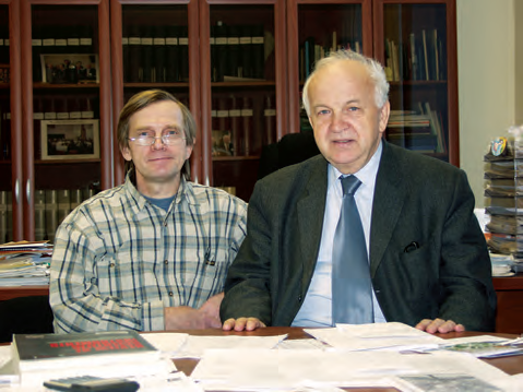 Член корреспондент РАН А. Е. Бондарь и академик Г. Н. Кулипанов