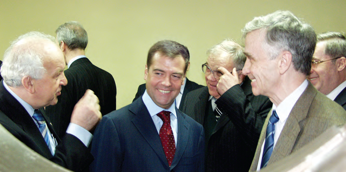 Гость ИЯФ — первый вице премьер Правительства РФ Д. Медведев