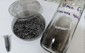 Физики подтвердили возможность использования композитных графеновых пленок для создания терагерцевых плазмонных интегральных схем